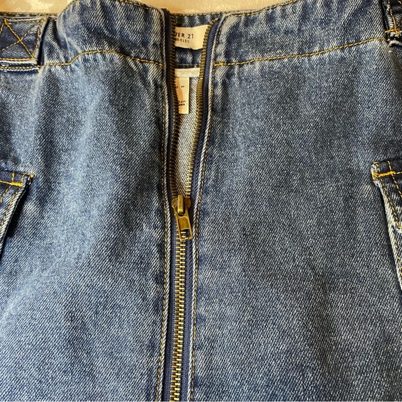 Forever 21 Medium Wash Denim Zip Up Mini Skirt Size Medium - Picture 4 of 13